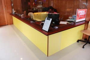 One of Bethel Shopfitting World's strength is to custom make glass showcases, display cabinet and special purpose joinery cabinets.
We would like to thank NT Gold in Bankstown for choosing Bethel Shopfitting World to make their display cabinets with LED lights and customer service counters with...